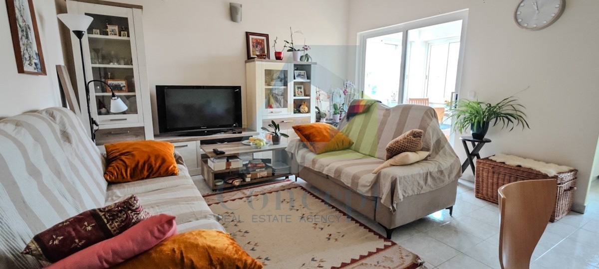 Poreč, centro espanso, appartamento spazioso su due piani, 500 m dal mare