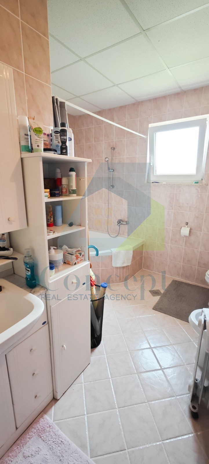 Poreč, centro espanso, appartamento spazioso su due piani, 500 m dal mare