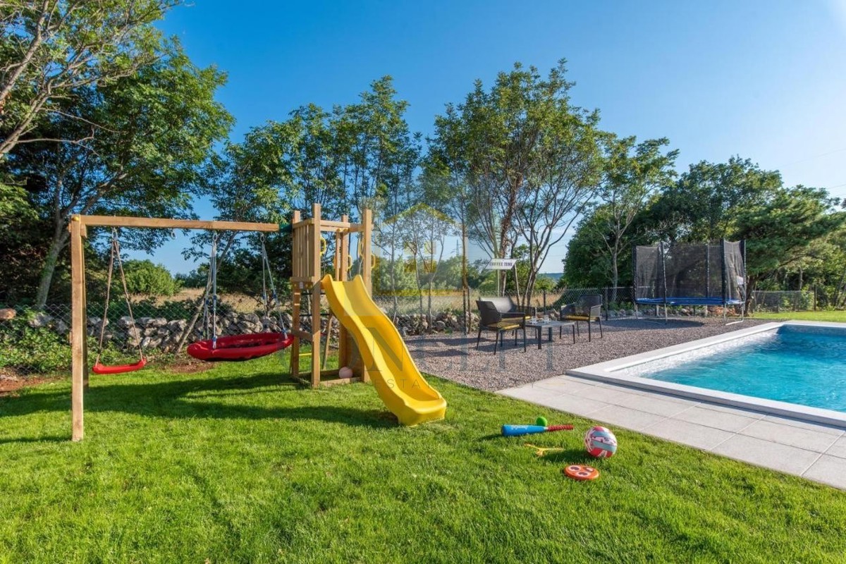 Labin, zona, Casa al piano terra con piscina e grande giardino, 3,5 km dal mare