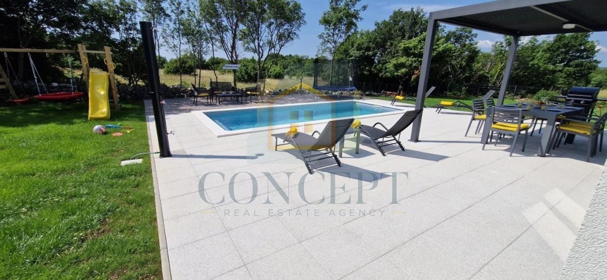 Labin, zona, Casa al piano terra con piscina e grande giardino, 3,5 km dal mare