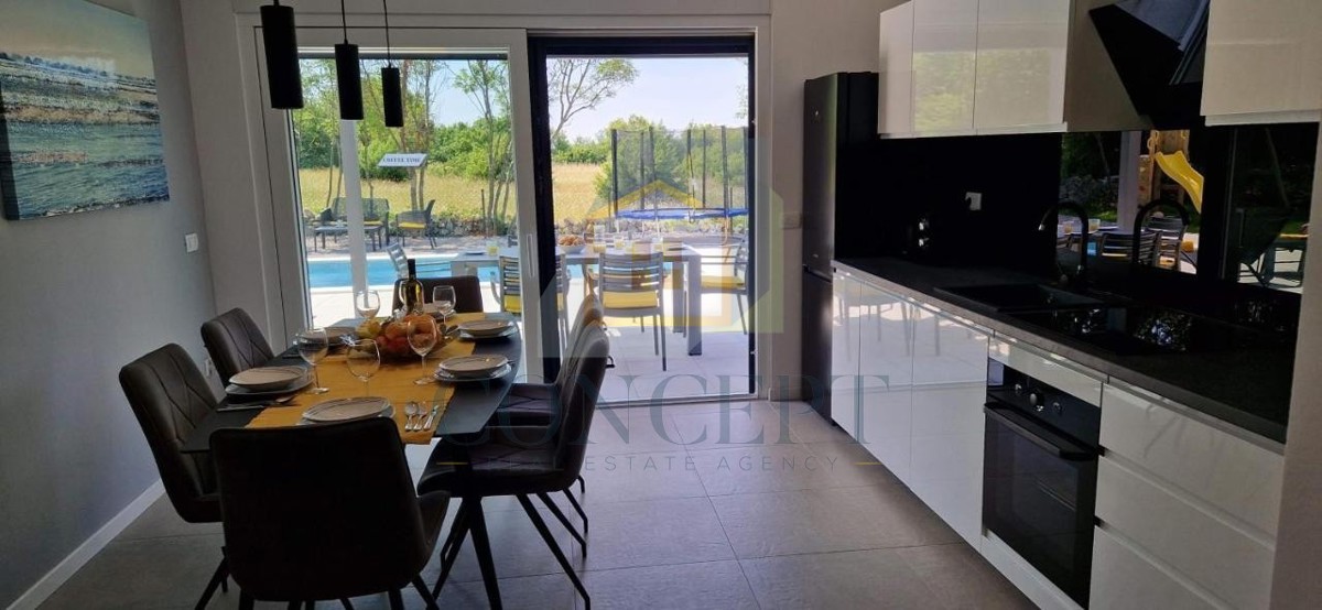 Labin, zona, Casa al piano terra con piscina e grande giardino, 3,5 km dal mare