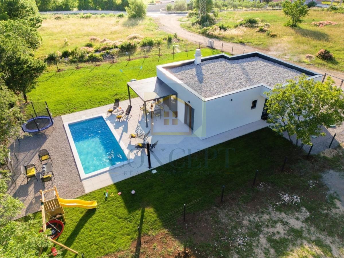 Labin, zona, Casa al piano terra con piscina e grande giardino, 3,5 km dal mare