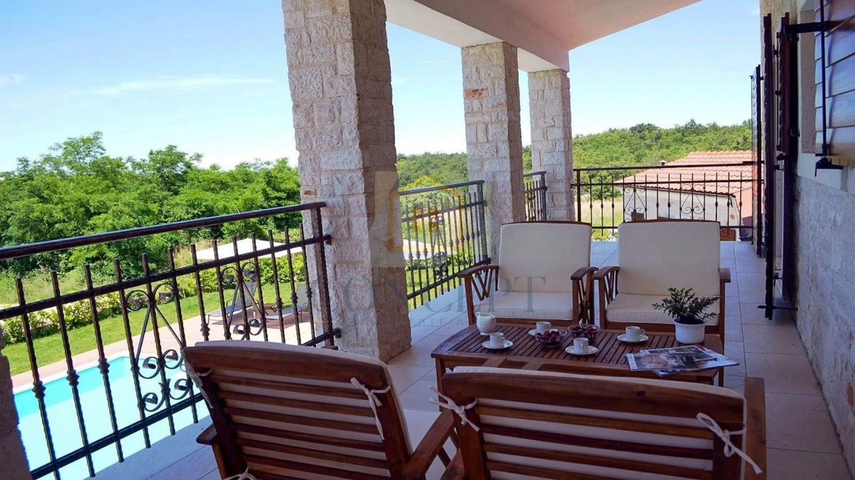 Poreč, zona circostante, Villa in pietra con piscina in posizione tranquilla e vista mare, 19 km dal mare