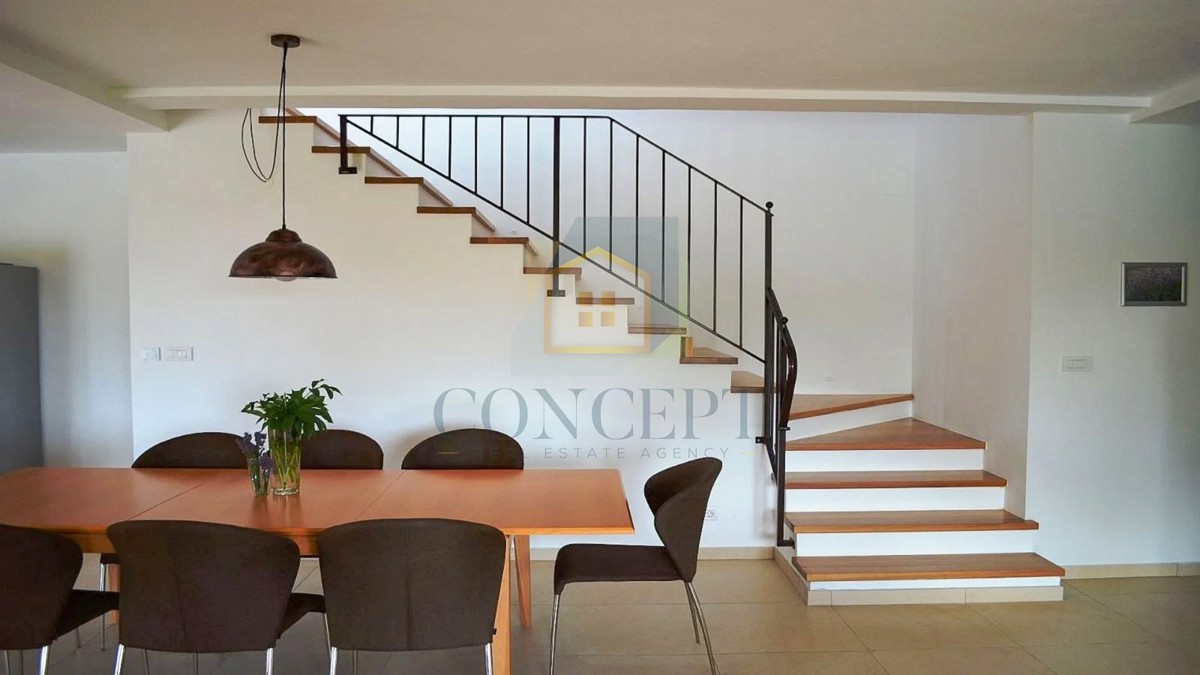 Poreč, zona circostante, Villa in pietra con piscina in posizione tranquilla e vista mare, 19 km dal mare