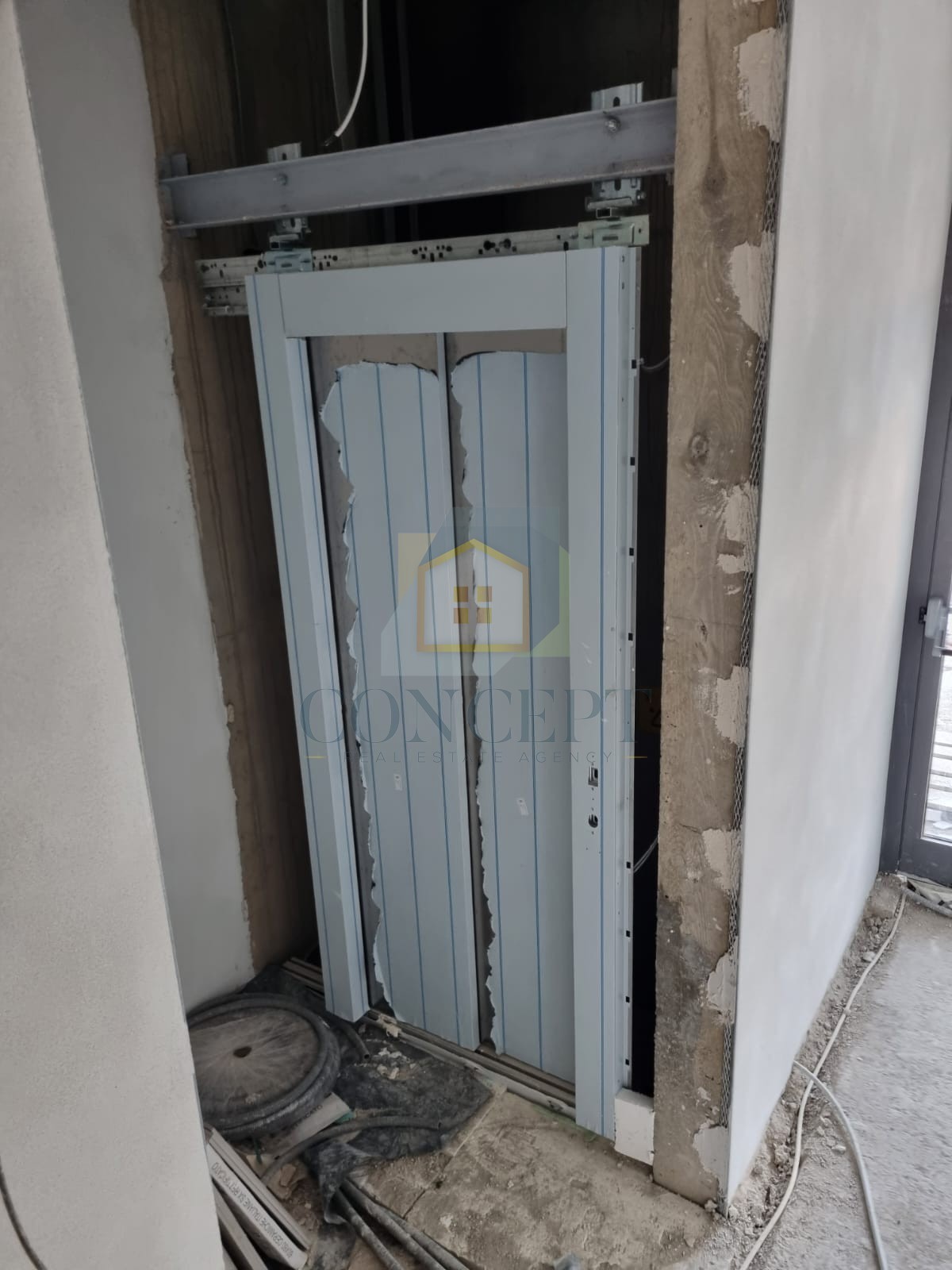 Poreč, centro, appartamento in nuova costruzione al 4° piano con vista mare, a 200 m dal mare