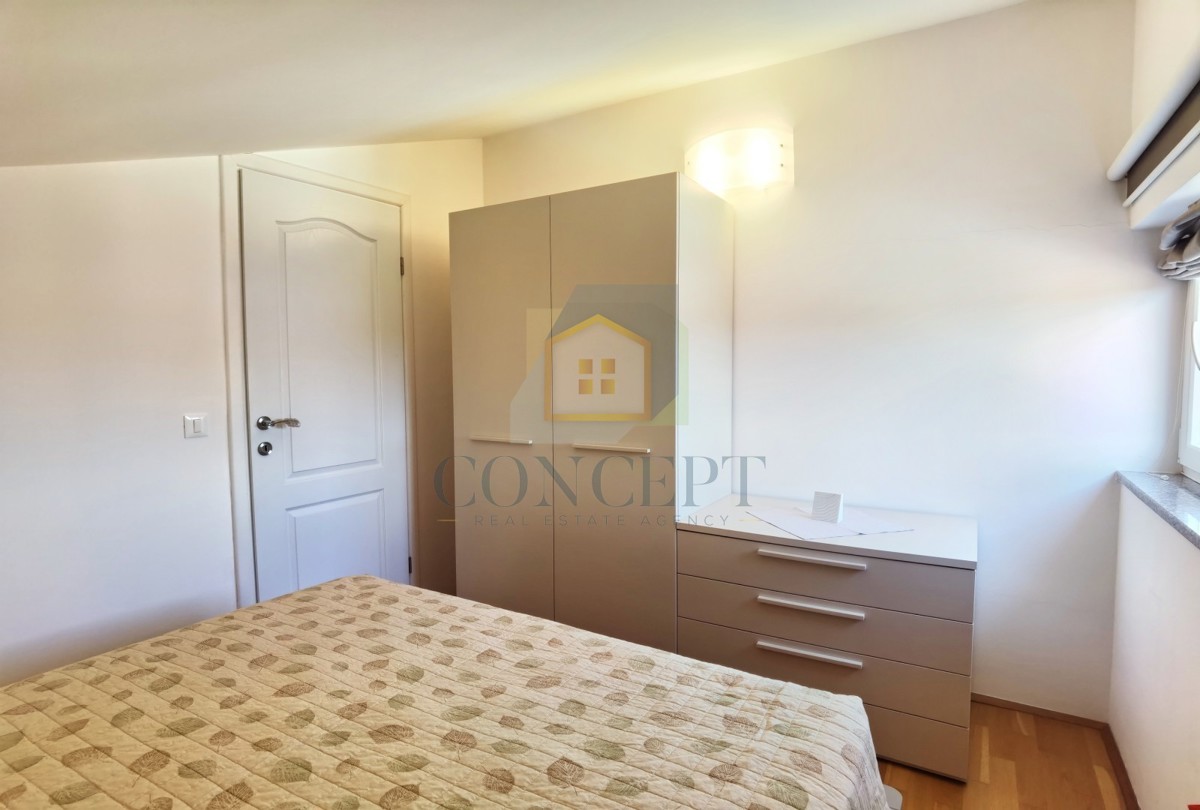 Poreč, zona circostante, Appartamento al secondo piano con vista mare, 1500 m dal mare