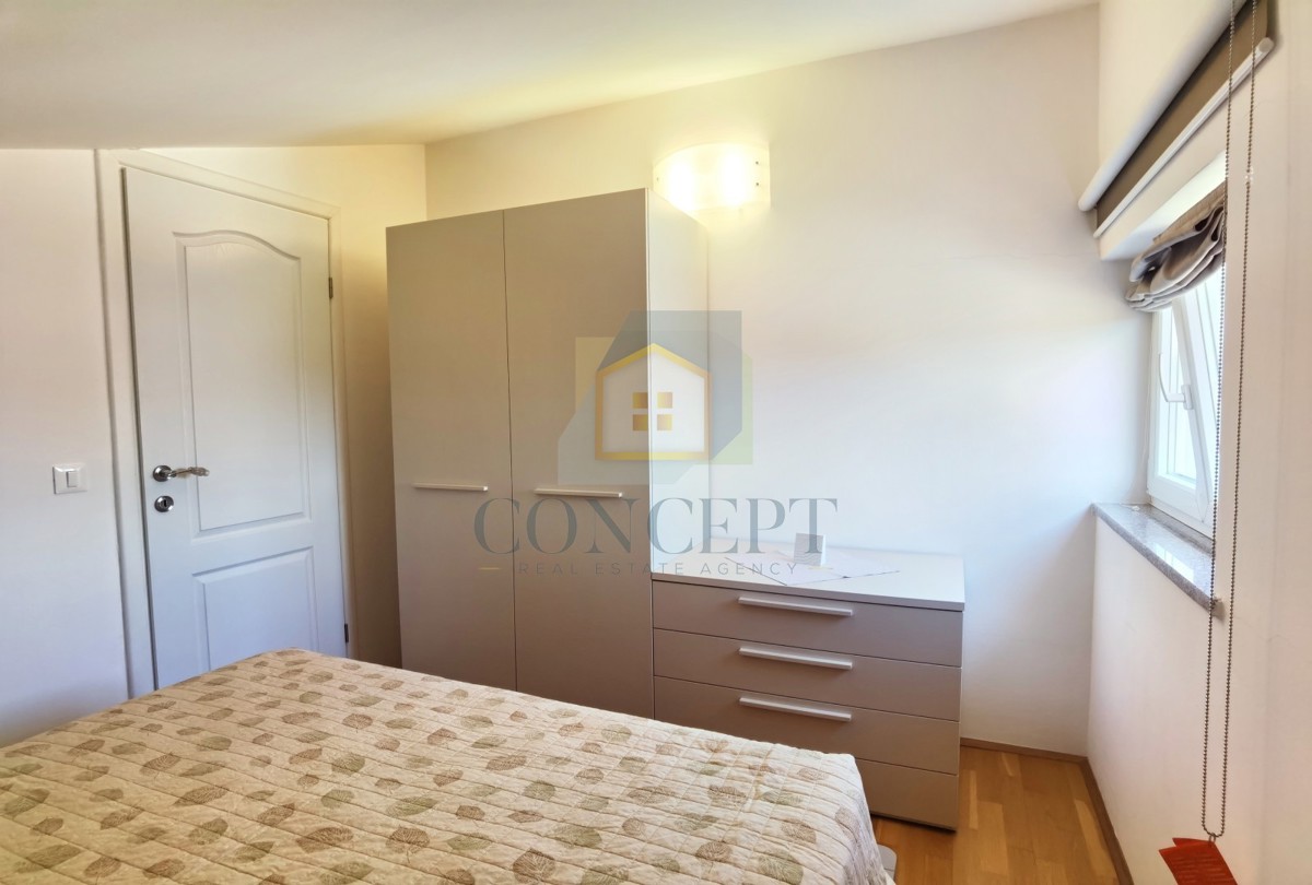 Poreč, zona circostante, Appartamento al secondo piano con vista mare, 1500 m dal mare