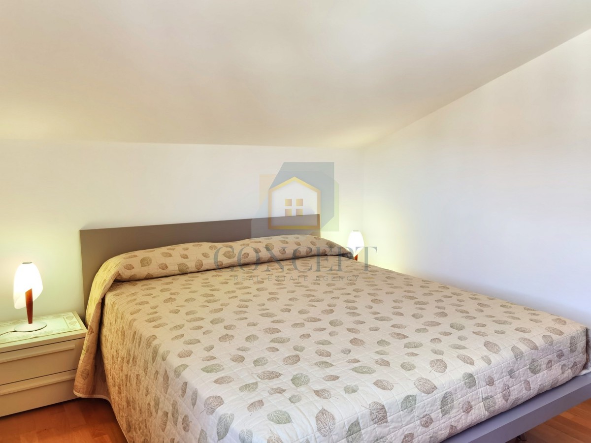 Poreč, zona circostante, Appartamento al secondo piano con vista mare, 1500 m dal mare