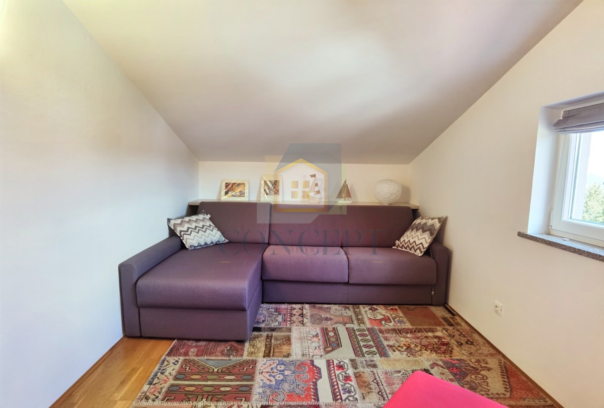 Poreč, zona circostante, Appartamento al secondo piano con vista mare, 1500 m dal mare