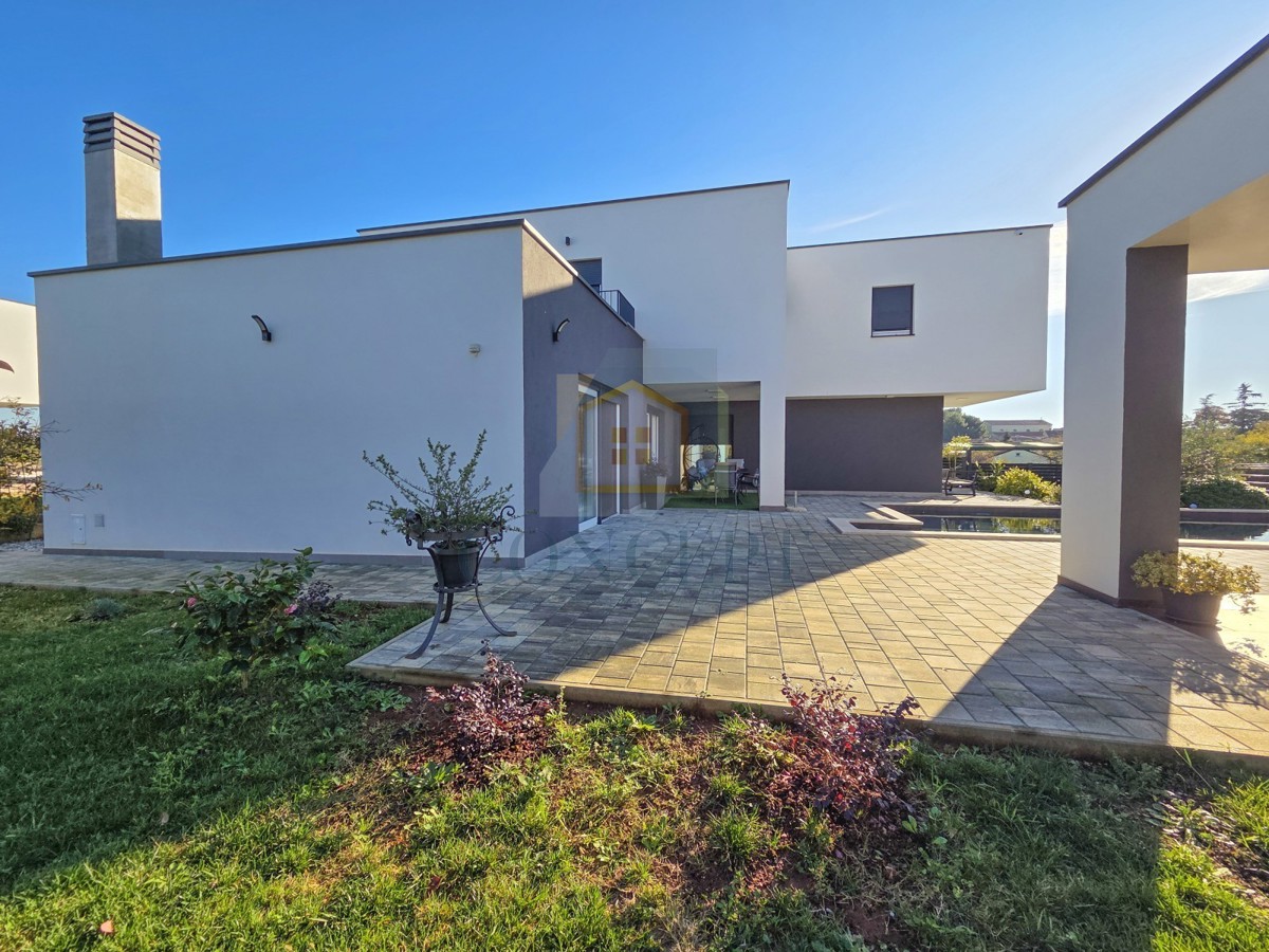 Poreč, dintorni, Moderna lussuosa villa con piscina, 12 km dal mare