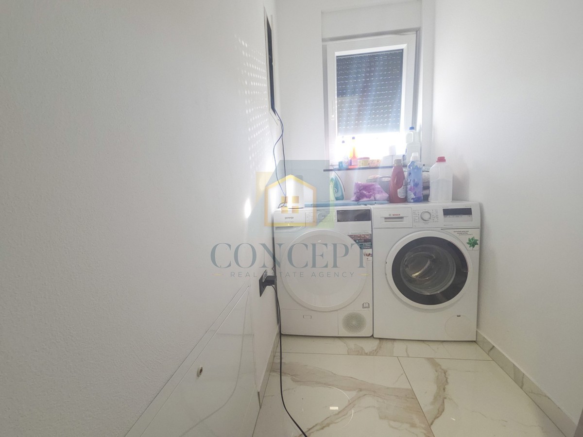 Poreč, dintorni, Moderna lussuosa villa con piscina, 12 km dal mare