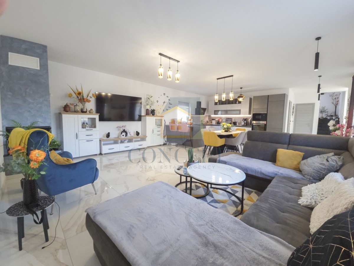 Poreč, dintorni, Moderna lussuosa villa con piscina, 12 km dal mare