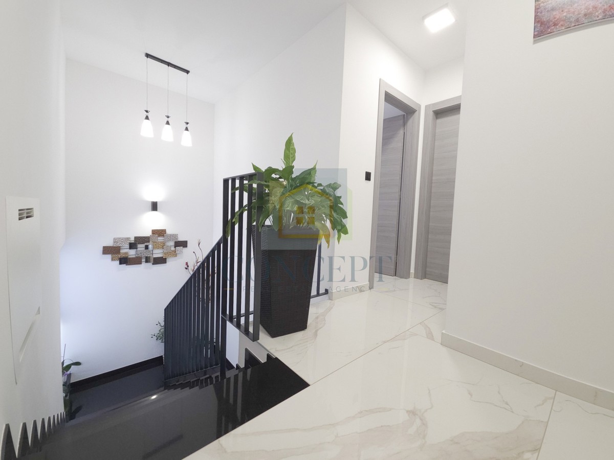 Poreč, dintorni, Moderna lussuosa villa con piscina, 12 km dal mare