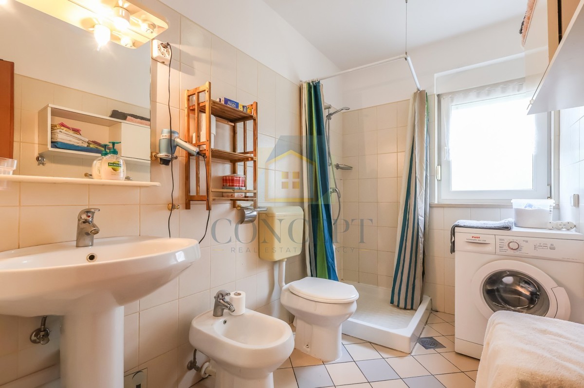 Poreč, dintorni, Prizemnica con vista mare e appartamento aggiuntivo, 10 km dal mare