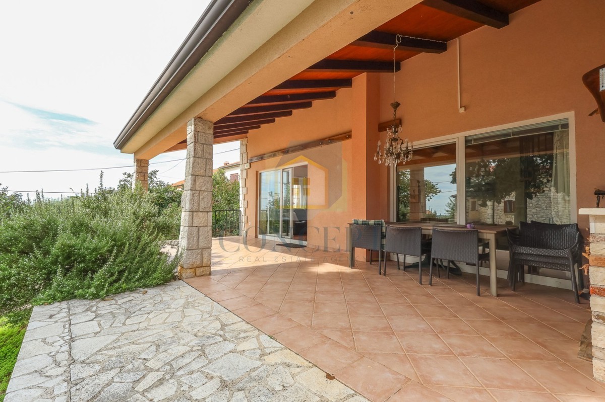 Poreč, dintorni, Prizemnica con vista mare e appartamento aggiuntivo, 10 km dal mare