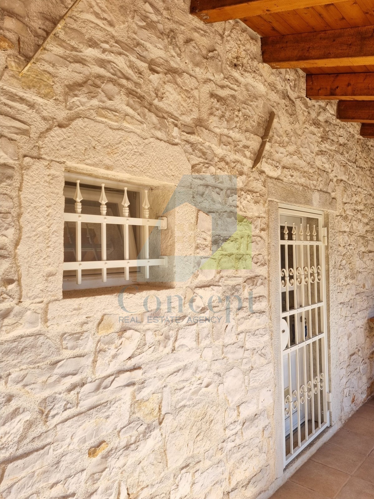 Poreč, Tar - ESCLUSIVA DELL'AGENZIA- Due case in pietra a 3 km dal mare