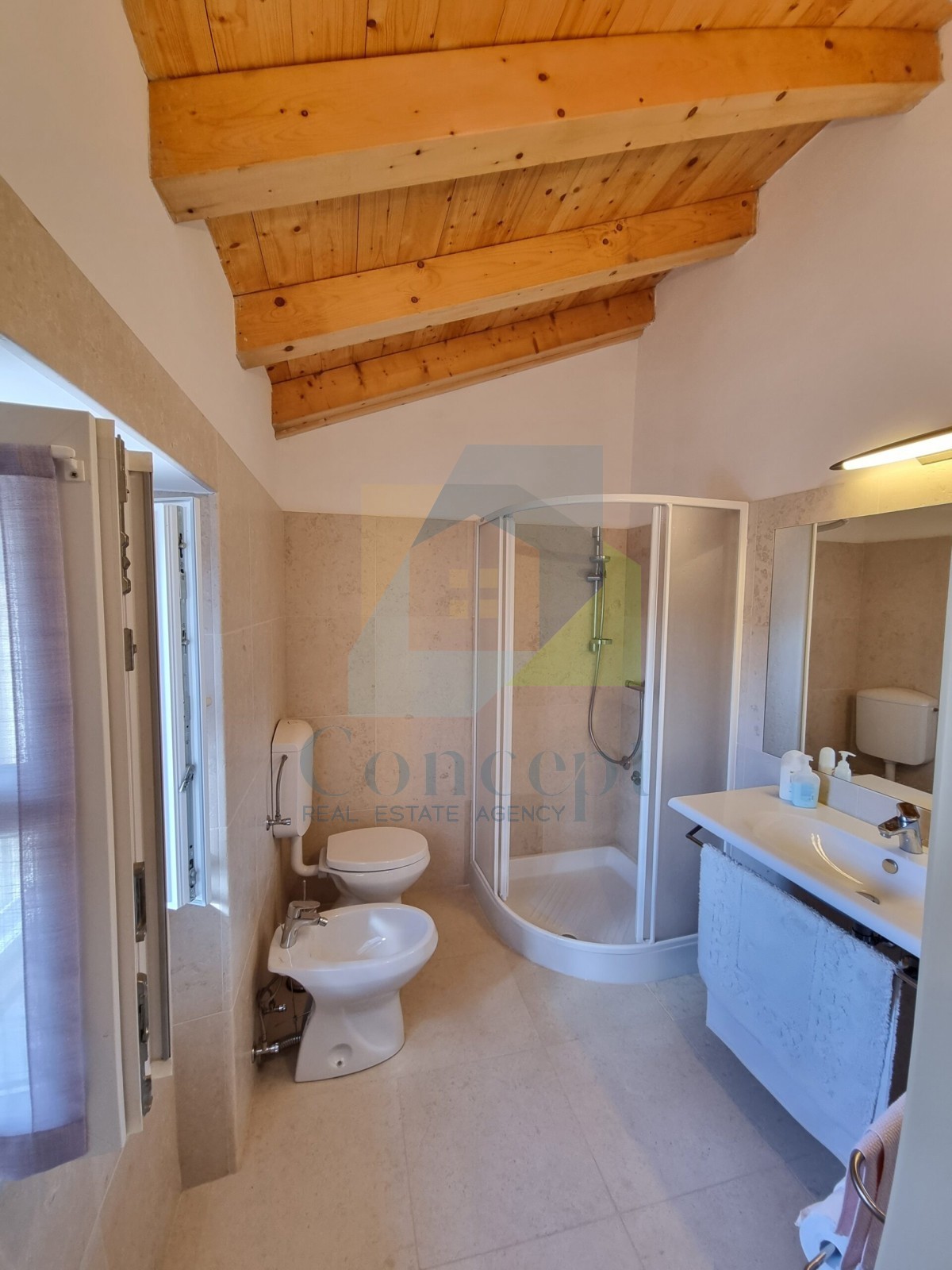 Poreč, Tar - ESCLUSIVA DELL'AGENZIA- Due case in pietra a 3 km dal mare