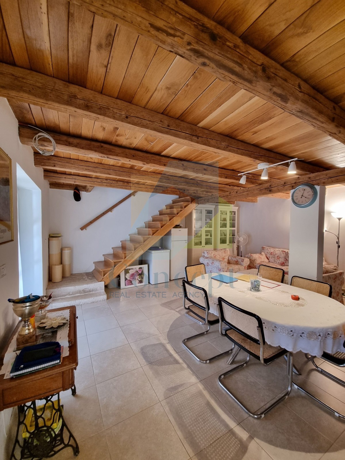 Poreč, Tar - ESCLUSIVA DELL'AGENZIA- Due case in pietra a 3 km dal mare