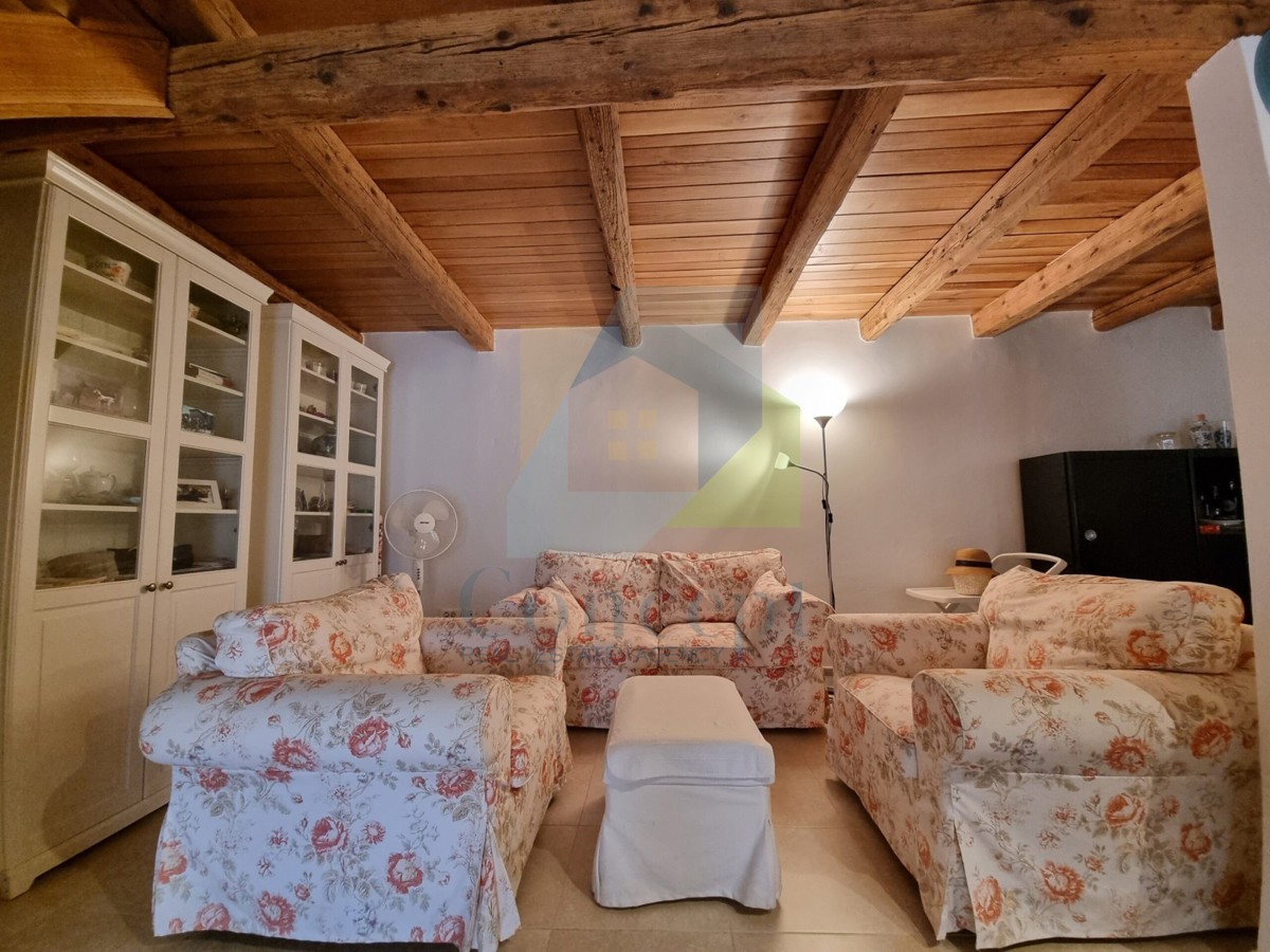 Poreč, Tar - ESCLUSIVA DELL'AGENZIA- Due case in pietra a 3 km dal mare