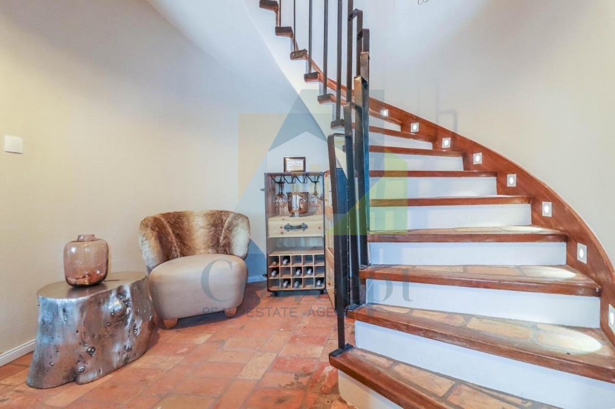 Poreč, dintorni, Casa in pietra con piscina e 4 camere da letto a 12 km dal mare