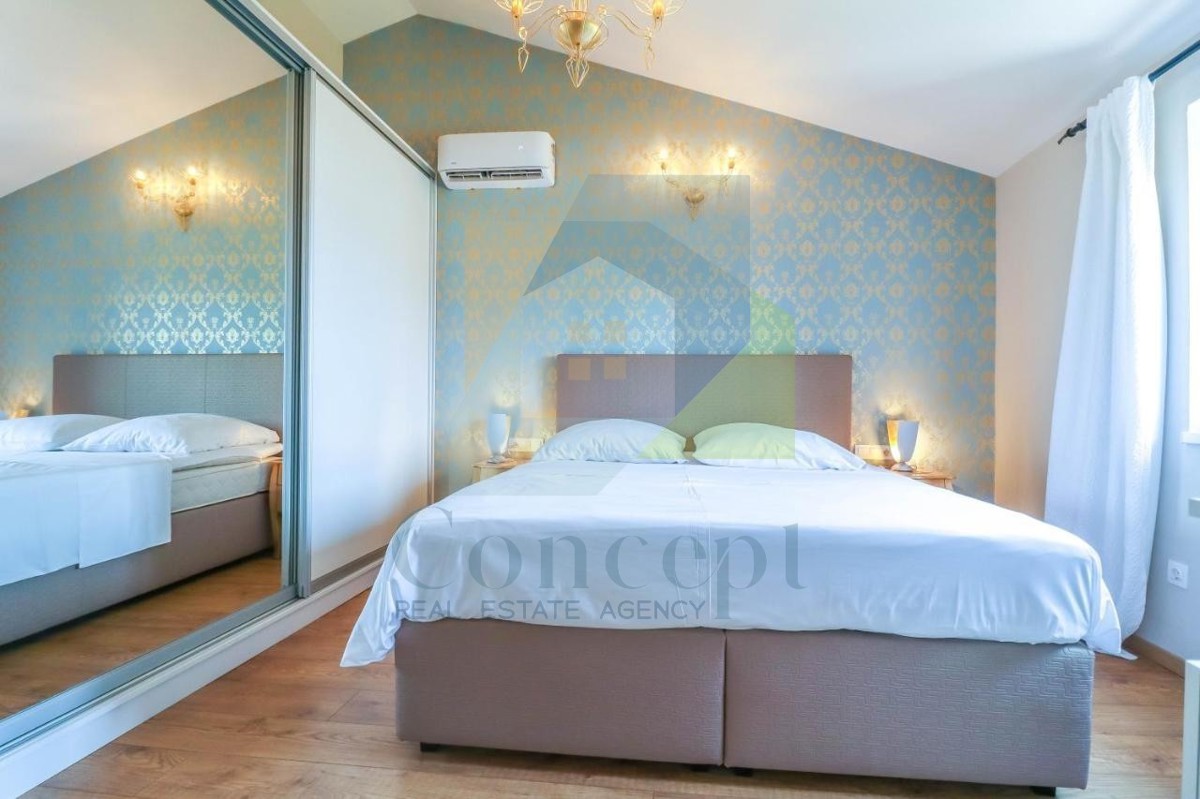 Poreč, dintorni, Casa in pietra con piscina e 4 camere da letto a 12 km dal mare