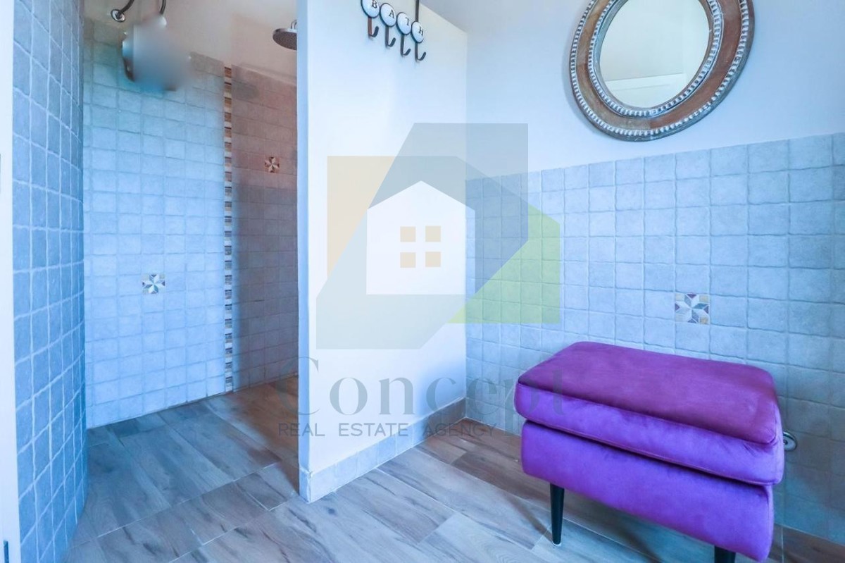 Poreč, dintorni, Casa in pietra con piscina e 4 camere da letto a 12 km dal mare