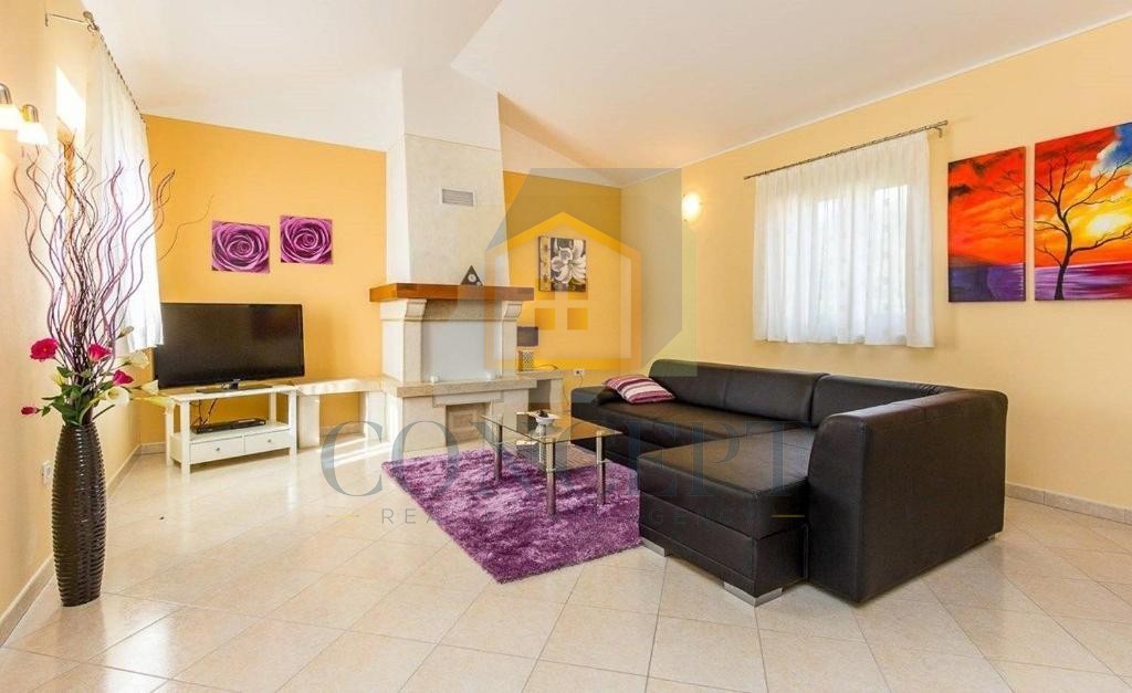 Poreč, dintorni, Casa indipendente con piscina in posizione tranquilla, a 19 km dal mare