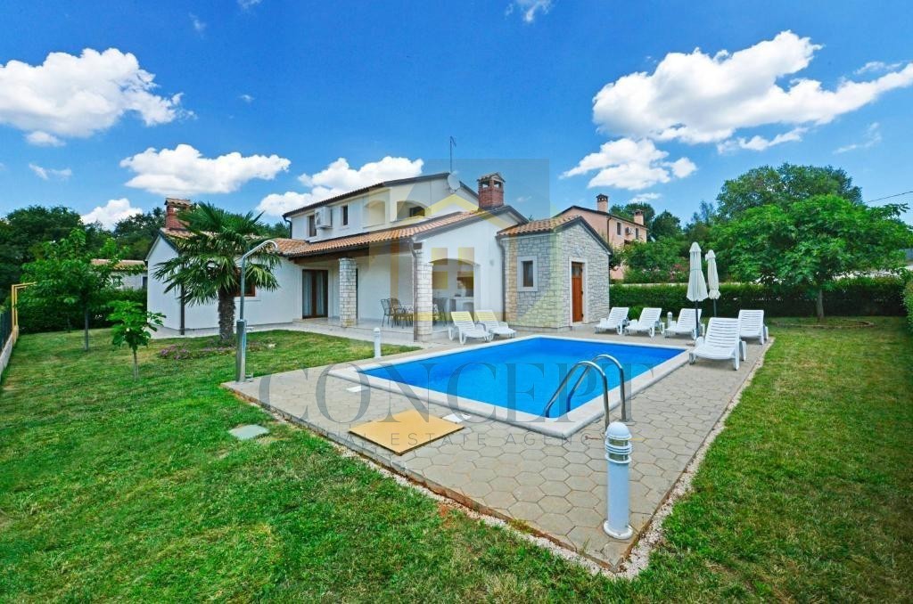 Poreč, dintorni, Casa indipendente con piscina in posizione tranquilla, a 19 km dal mare