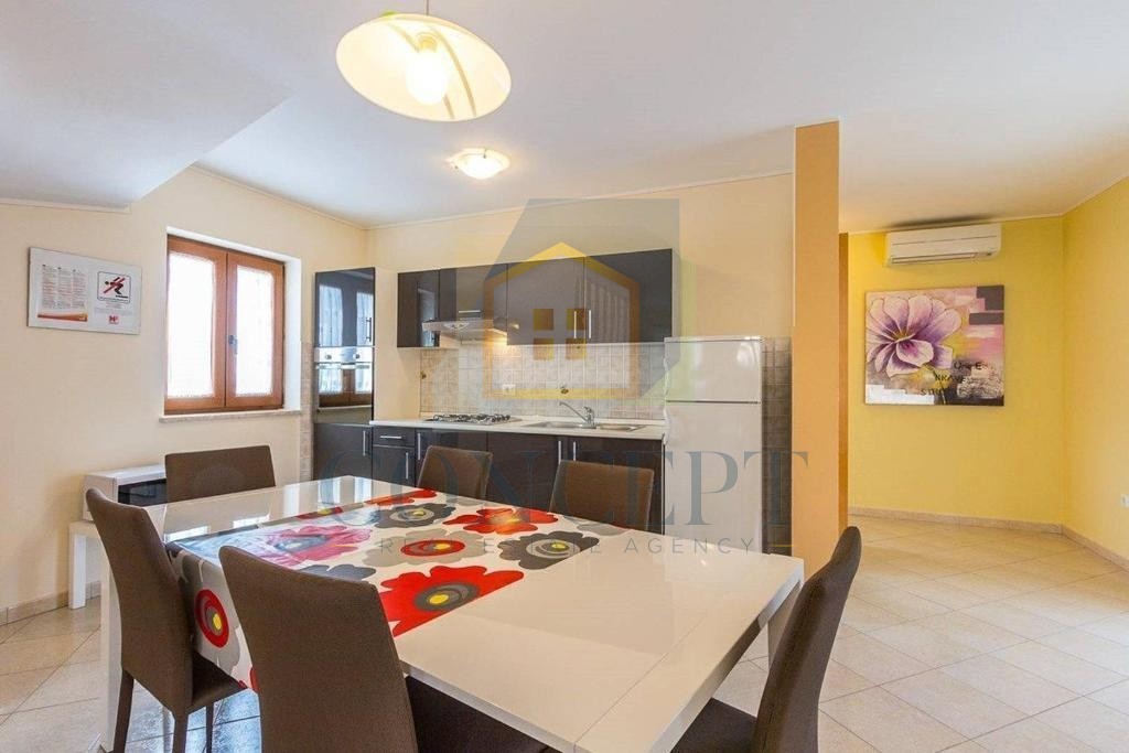 Poreč, dintorni, Casa indipendente con piscina in posizione tranquilla, a 19 km dal mare