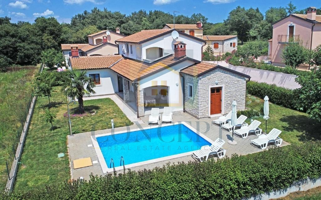 Poreč, dintorni, Casa indipendente con piscina in posizione tranquilla, a 19 km dal mare