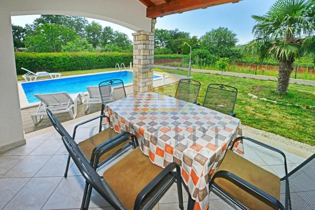 Poreč, dintorni, Casa indipendente con piscina in posizione tranquilla, a 19 km dal mare