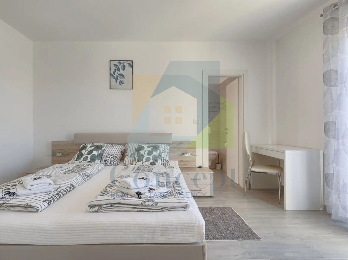 Poreč, dintorni, Casa con piscina in un tranquillo quartiere a 5 km dal mare