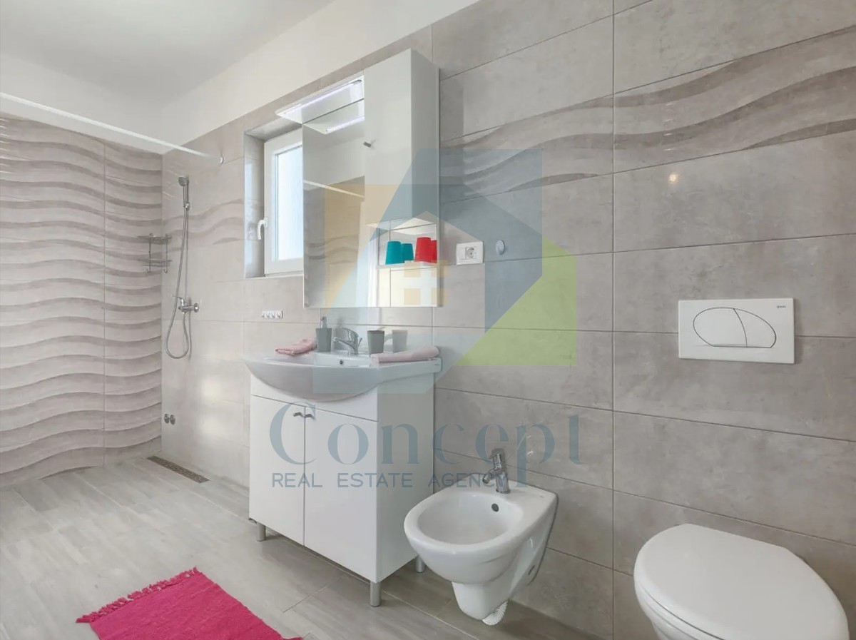 Poreč, dintorni, Casa con piscina in un tranquillo quartiere a 5 km dal mare