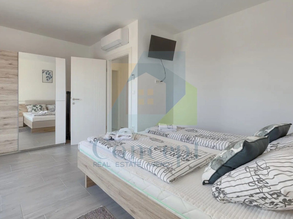 Poreč, dintorni, Casa con piscina in un tranquillo quartiere a 5 km dal mare