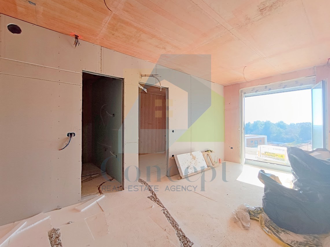 Poreč, dintorni, Appartamento al secondo piano a 1500 m dal mare