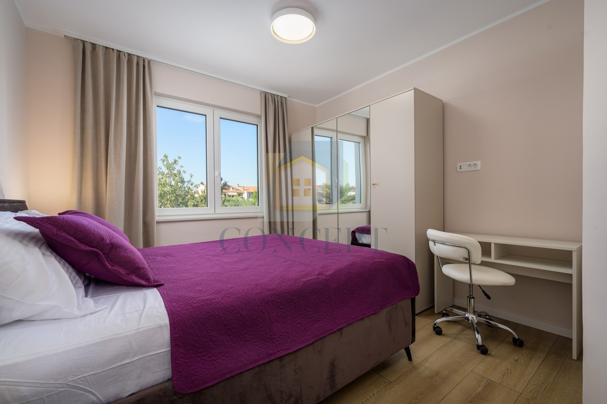 Poreč, Appartamento con 3 camere da letto in posizione di lusso, a 500 m dal mare