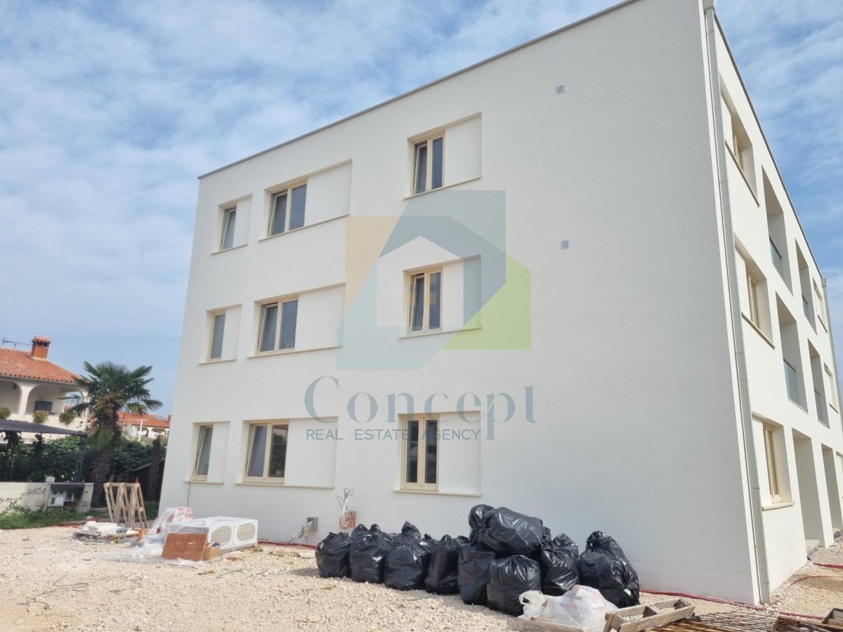 Poreč, Appartamento con 3 camere da letto in posizione di lusso, a 500 m dal mare