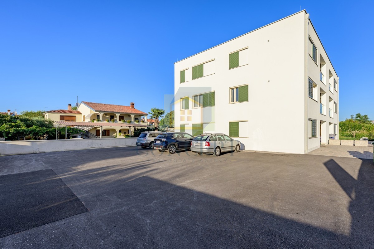 Poreč, Appartamento con 3 camere da letto in posizione di lusso, a 500 m dal mare