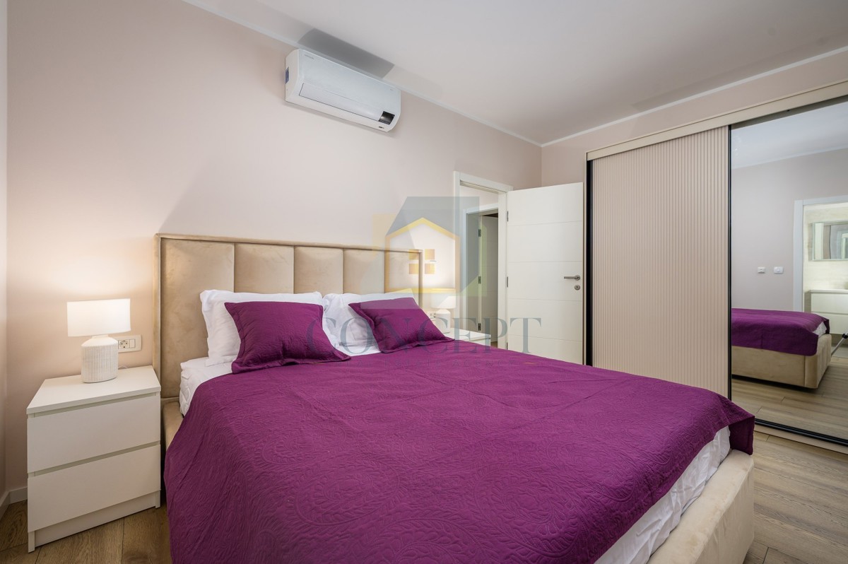 Poreč, Appartamento con 3 camere da letto in posizione di lusso, a 500 m dal mare