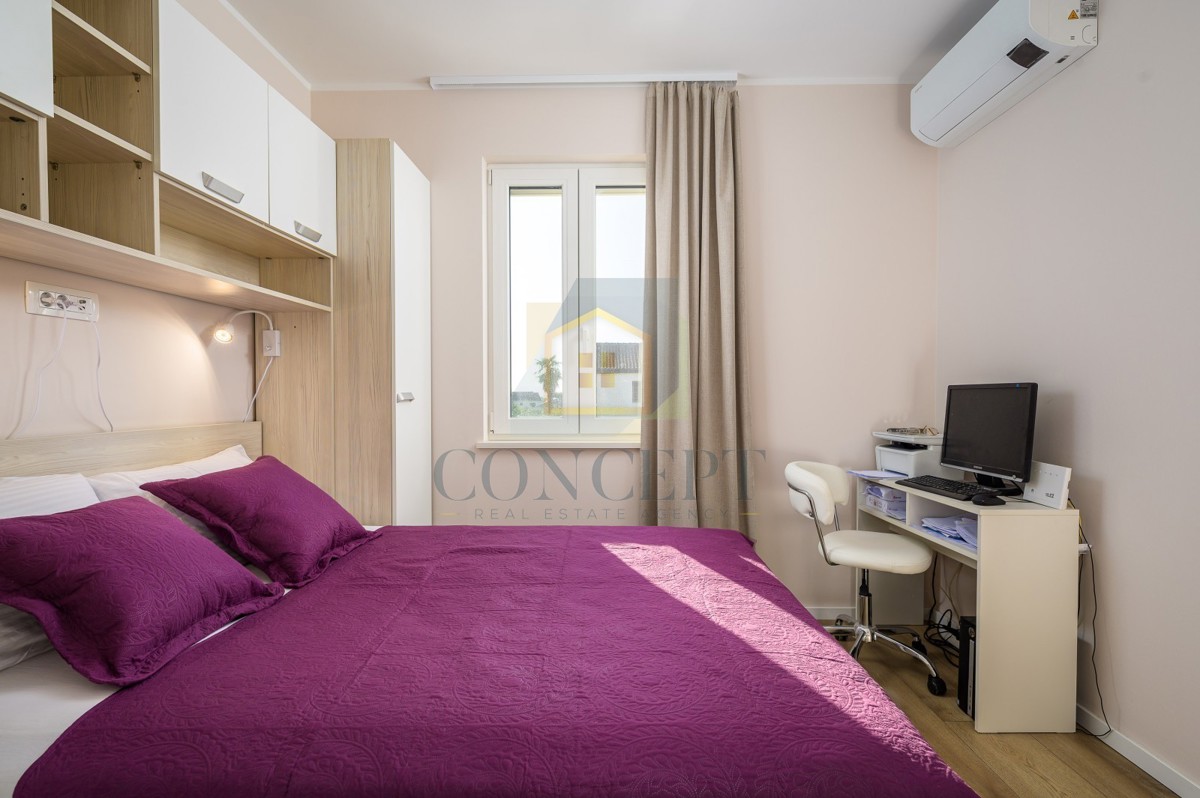 Poreč, Appartamento con 3 camere da letto in posizione di lusso, a 500 m dal mare