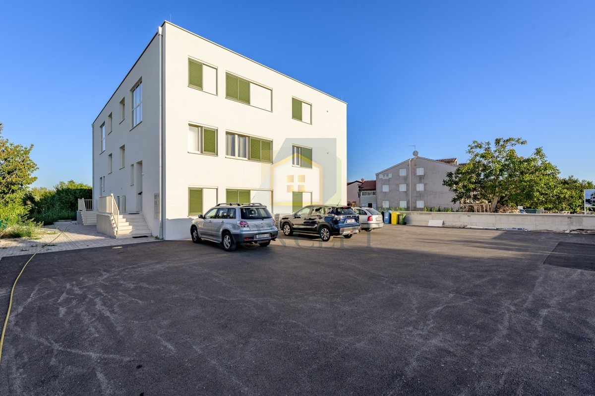 Poreč, Appartamento con 3 camere da letto in posizione di lusso, a 500 m dal mare