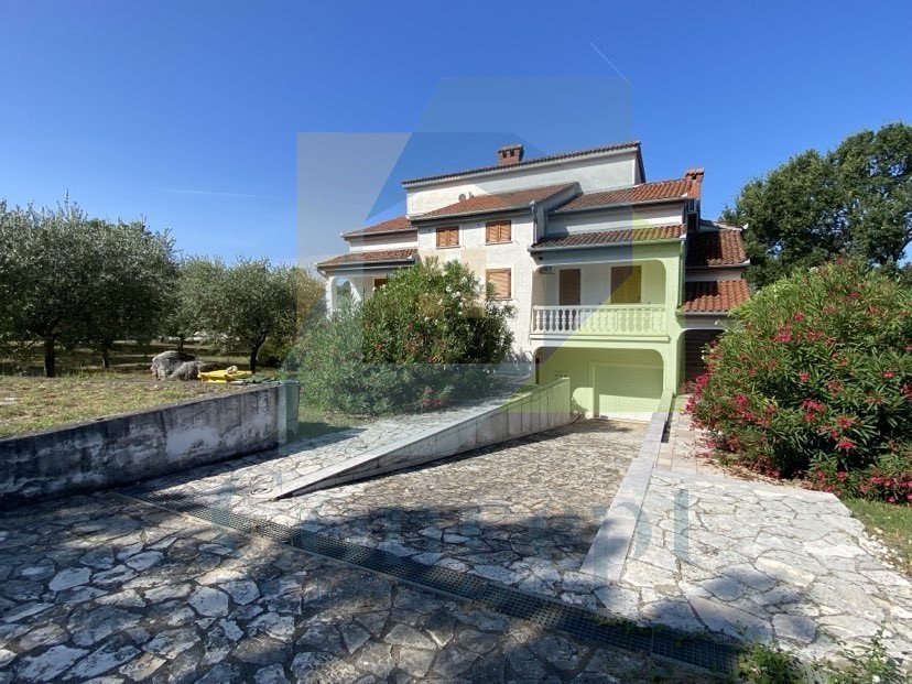 Poreč, Vrsar, dintorni, Casa indipendente con 4 unità abitative e vista mare, 5 km dal mare