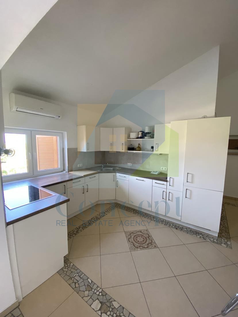 Poreč, Vrsar, dintorni, Casa indipendente con 4 unità abitative e vista mare, 5 km dal mare