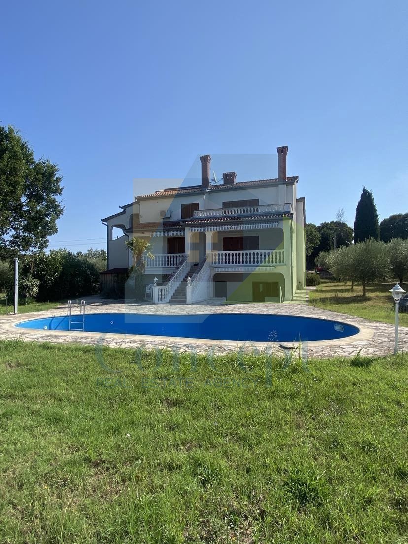 Poreč, Vrsar, dintorni, Casa indipendente con 4 unità abitative e vista mare, 5 km dal mare