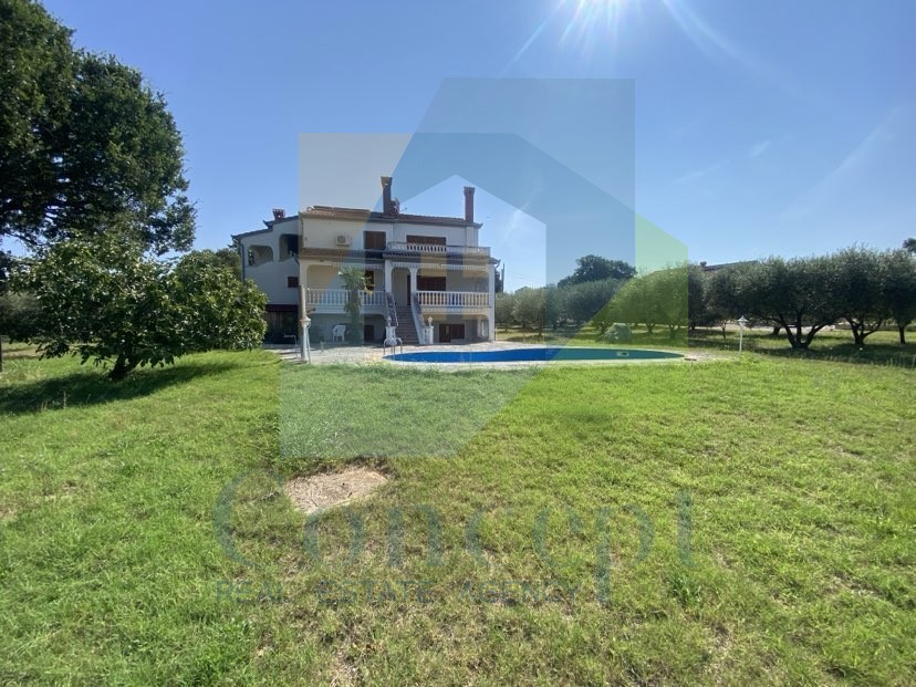 Poreč, Vrsar, dintorni, Casa indipendente con 4 unità abitative e vista mare, 5 km dal mare