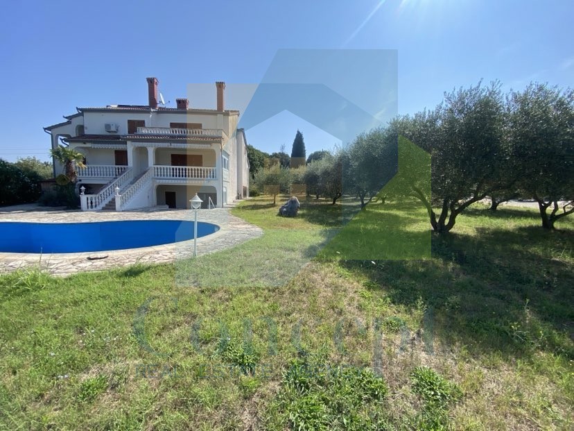 Poreč, Vrsar, dintorni, Casa indipendente con 4 unità abitative e vista mare, 5 km dal mare