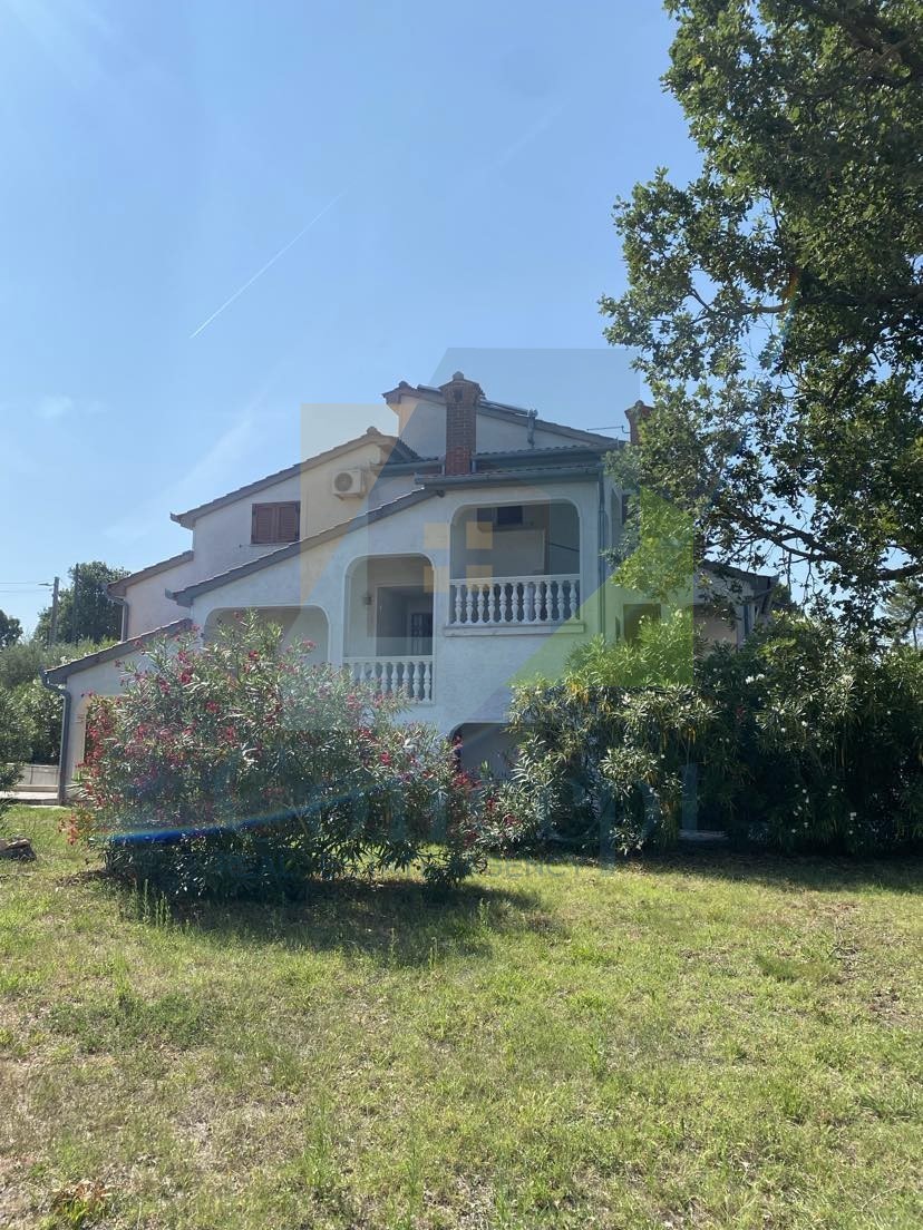 Poreč, Vrsar, dintorni, Casa indipendente con 4 unità abitative e vista mare, 5 km dal mare