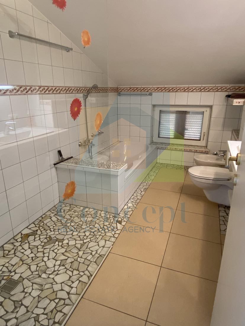 Poreč, Vrsar, dintorni, Casa indipendente con 4 unità abitative e vista mare, 5 km dal mare