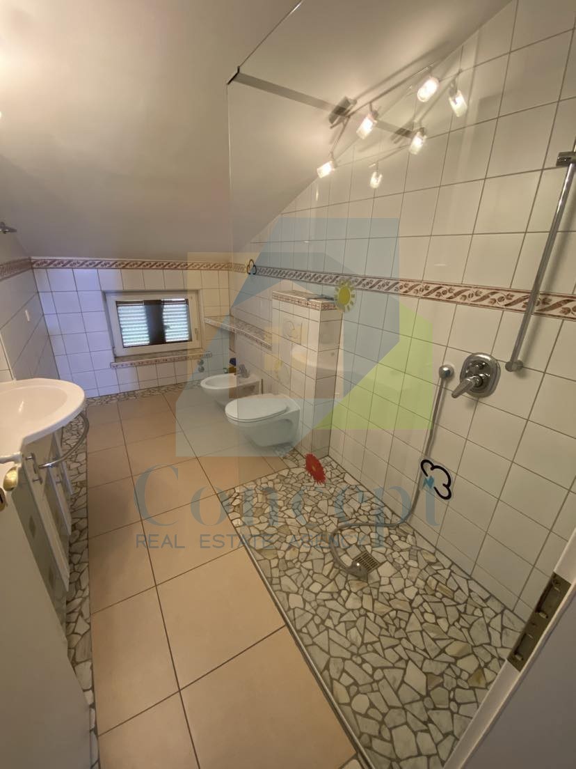 Poreč, Vrsar, dintorni, Casa indipendente con 4 unità abitative e vista mare, 5 km dal mare