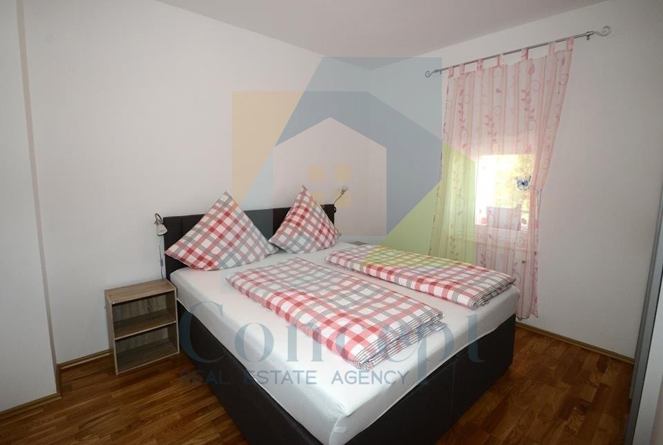 Poreč, dintorni, Imponente casa con 4 unità abitative, 11 km dal mare